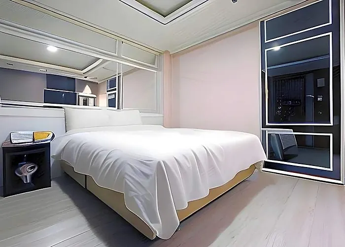 E Livingtel *