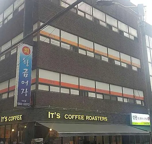 Hotel E Livingtel *