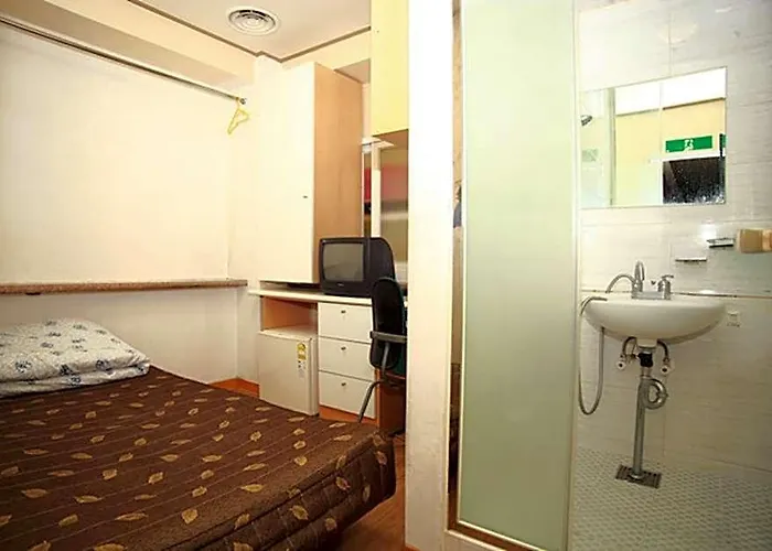 E Livingtel Hotel *
