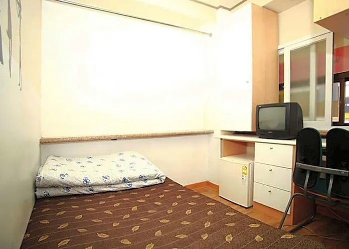 E Livingtel Hotel *