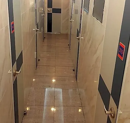 Hotel E Livingtel *
